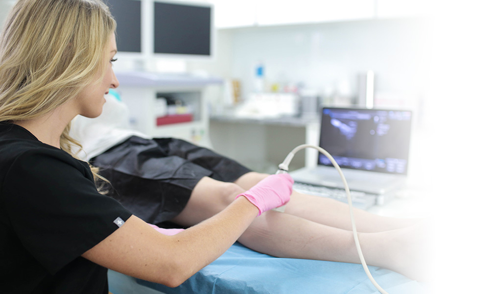 Are you looking for the best vein clinic in LI? In this article, we discuss why our vein clinic in LI is the best vein center for minimally invasive varicose vein treatments.